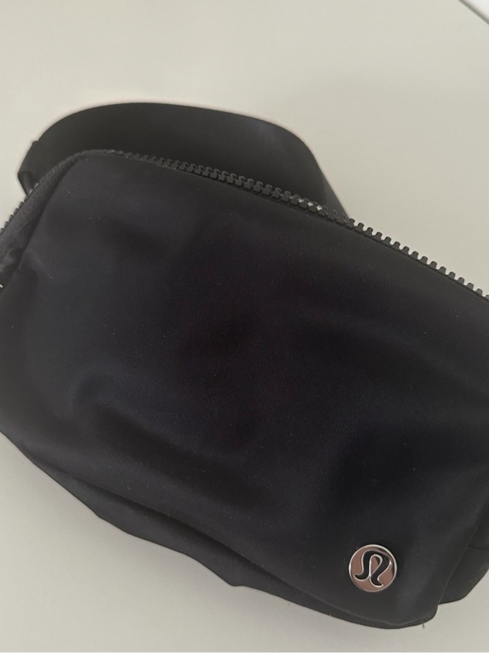 lululemon athletica Black Men’s Belt Bag - Compact Everyday Carry